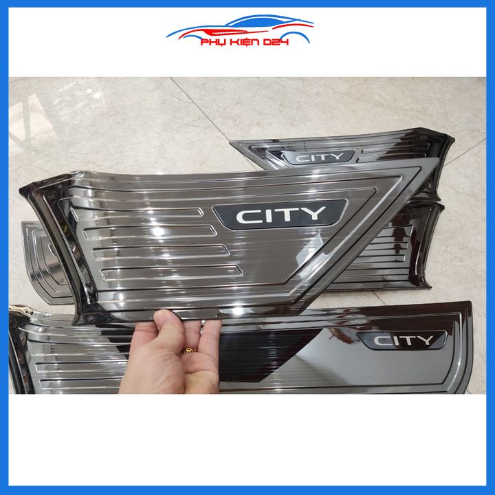 Ốp tapli City 2021-2022 vân titan chống xước va đập khi mở cửa và làm đẹp xe