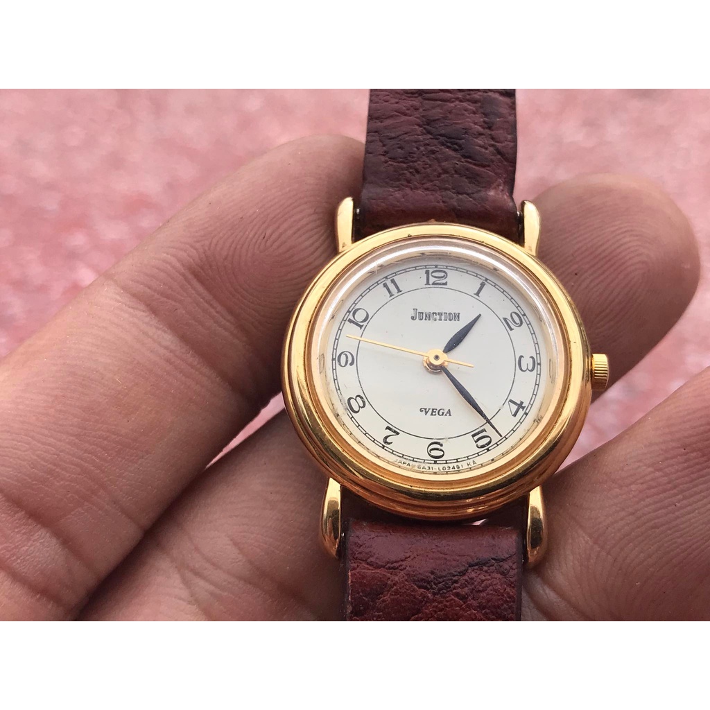 Đồng hồ nữ Vega lắc kê