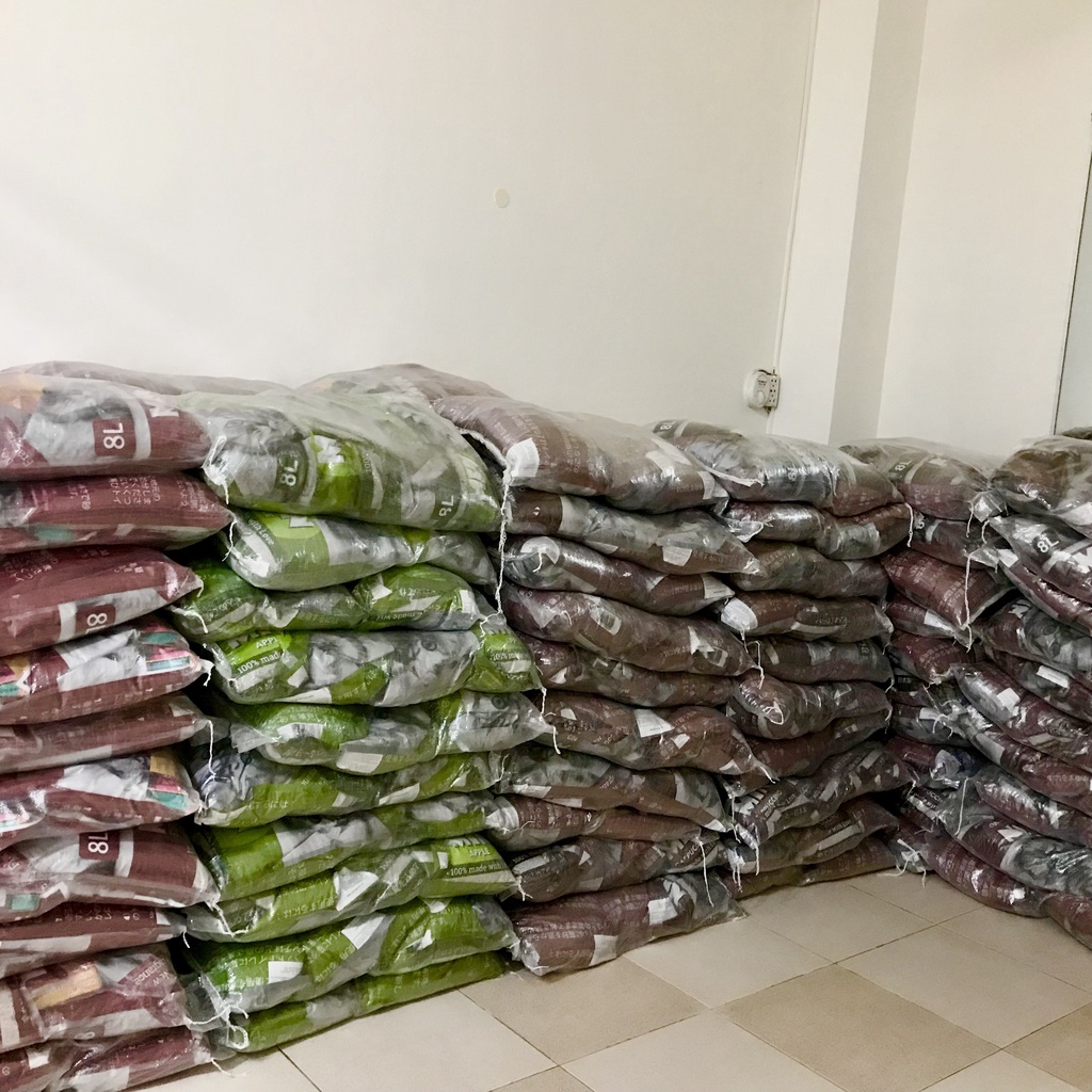 Cát MIN cho mèo đi vệ sinh với tiêu chuẩn, chất lượng Nhật Bản, 1 tải = 7 túi 8L