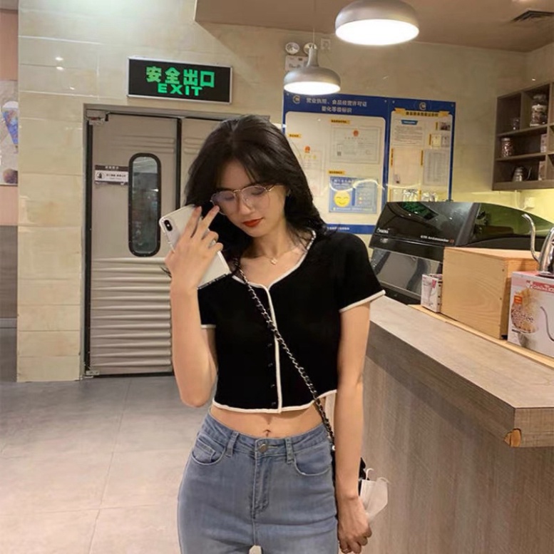 Áo Croptop Nữ Cổ Tròn Phối Cúc Áo Trơn Basis 2 Màu Cơ Bản  THE POSE