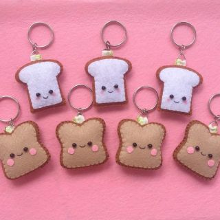 Móc treo trang trí bánh sanwich vải nỉ