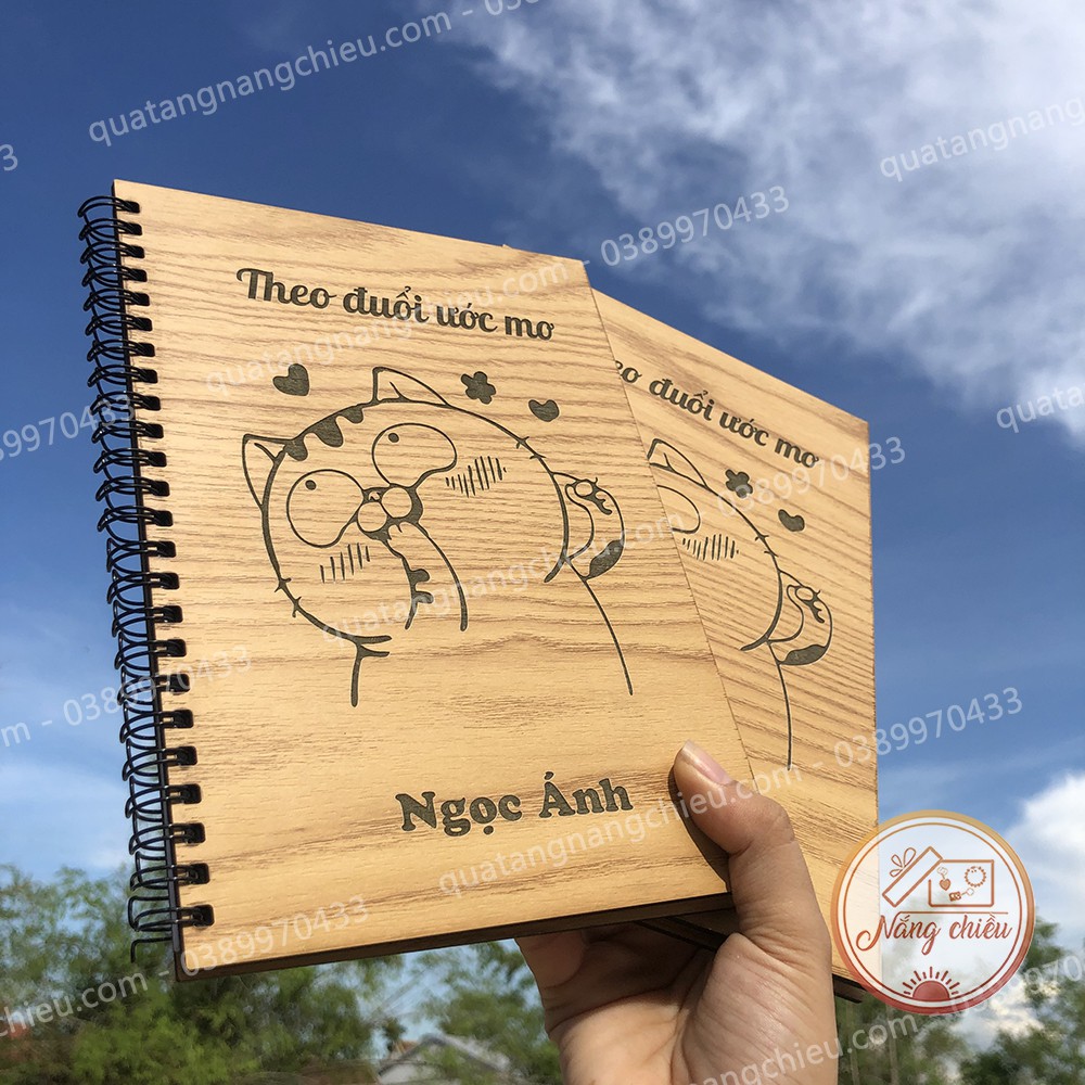 Note Book cá nhân khắc hình Mèo Ami Bụng Bự - Sổ bìa gỗ cứng 2 mặt - Gáy xoắn trẻ trung, năng động