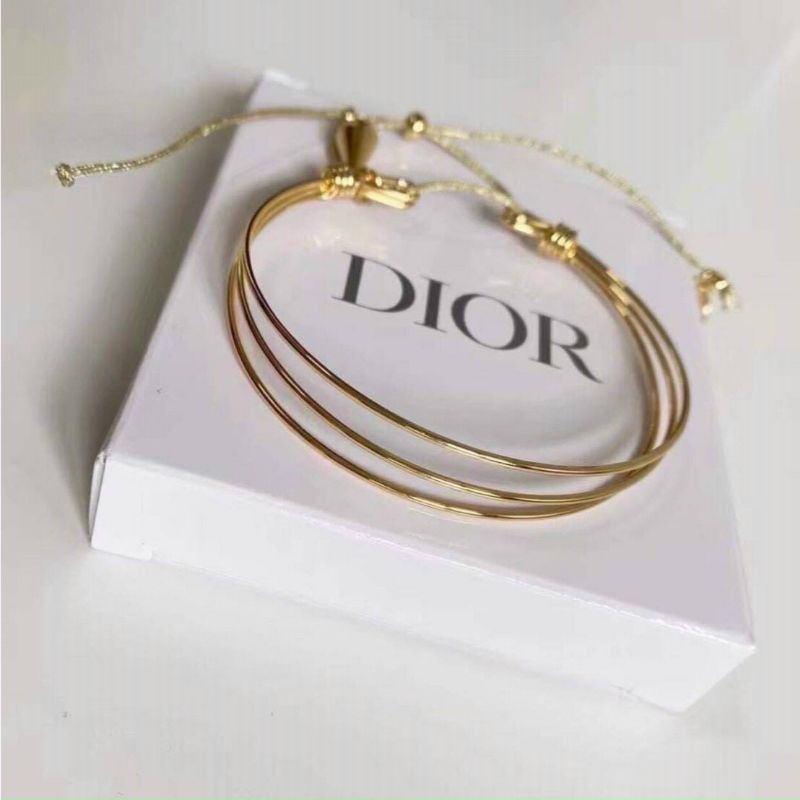 Vòng tay Dior