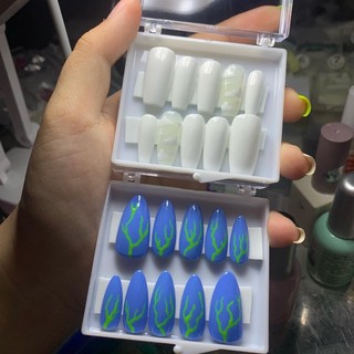 Móng úp sẵn