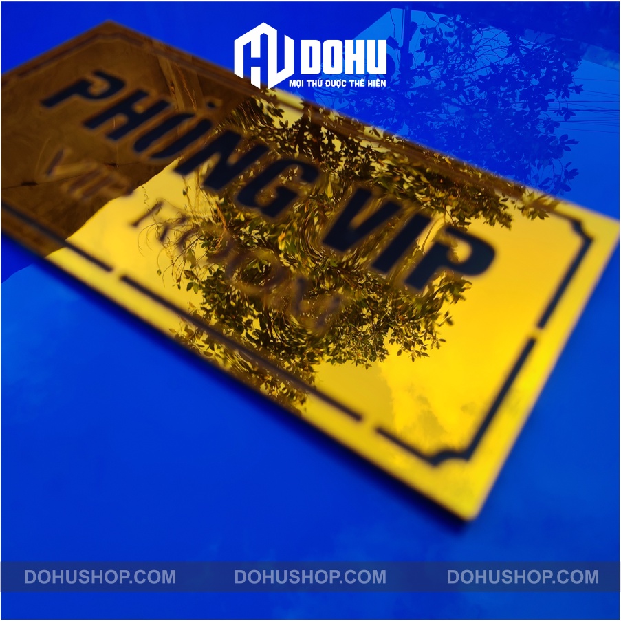 Bảng Phòng Vip Tráng Gương Vàng - Thay Đổi Nội Dung Theo Yêu Cầu - Có Sẵn Bằng Keo 2 Mặt Phía Sau - DH135