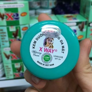 Kem trắng da mặt xway xanh