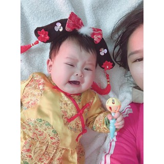 váy gấm đỏ xinh