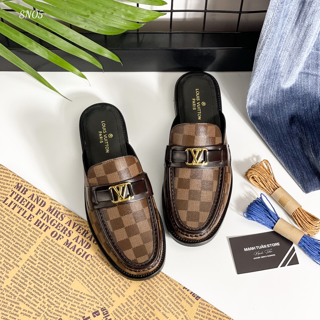 Sục nam cao cấp - Giày mules LV nam Da bò nguyên miếng, đế gỗ bọc da cùng quai kim loại cực kì sang trọng SN05