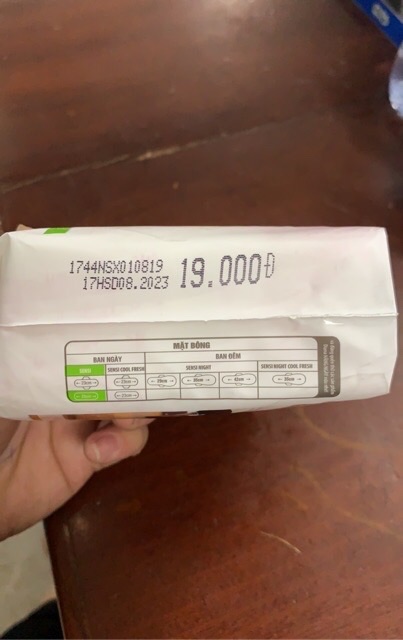 Gói 8 Miếng Băng Vệ Sinh Diana Sensi Siêu Mỏng Không Cánh- Có cánh [Mẫu Mới]