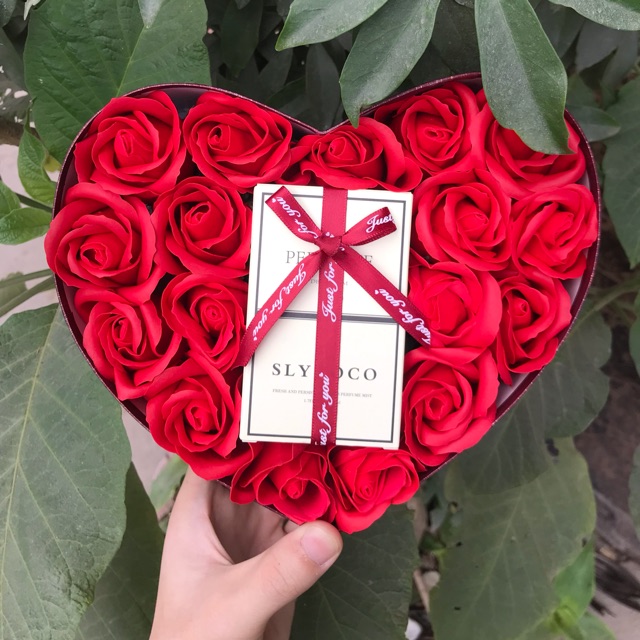 Quà tặng bạn gái - hộp tim hoa sáp kèm nước hoa siêu thơm siêu sang 😍😍