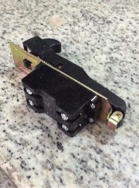 Công tắc điện 220v máy mài HITACHI 1t8