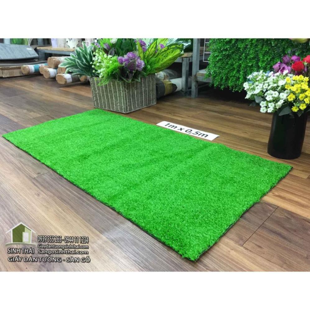 Thảm cỏ nhựa giá rẻ sợi cỏ dài 1cm, bán theo tấm và có cắt theo yêu cầu