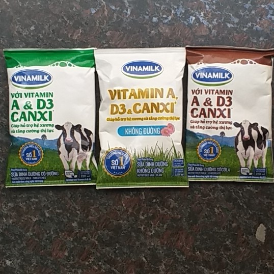 Sữa túi Vinamilk Đủ Vị 220ml
