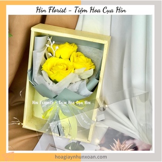 [HỎA TỐC HCM] Hộp Hoa Hồng Sáp Vĩnh Cửu Màu Vàng 3 Bông Nắp Mica Trong - Hìn Florist