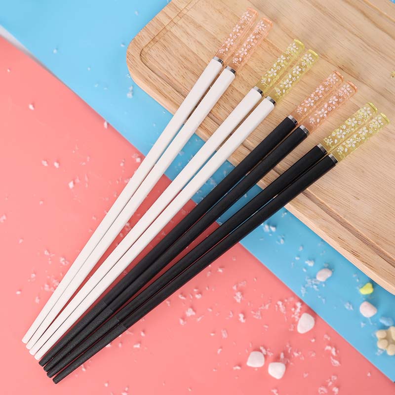 1 Đôi Đũa Hợp Kim Chống Gỉ Nhiều Màu Phong Cách Nhật Bản