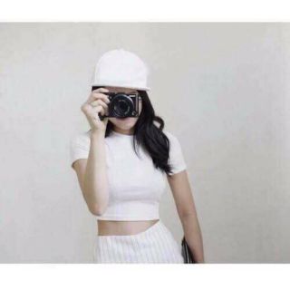 Áo thun croptop trơn ôm body