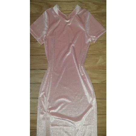 Sườn Xám Nhung Hồng Dáng Dài 40-70Kg