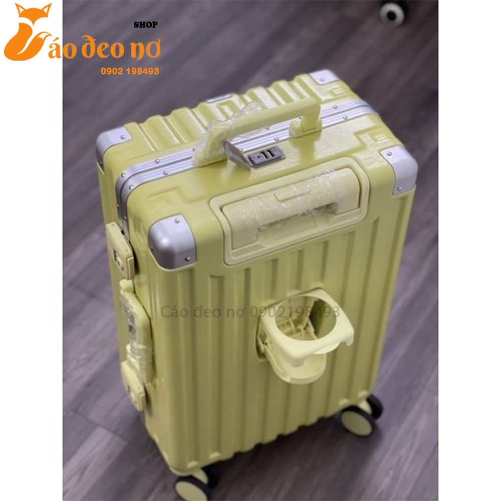 Sẵn trắng 22- Vali Du Lịch Khung Nhôm Đa Năng Chống Va Đập Kèm Khay Đựng Nước Và Cổng Sạc USB - Cáo Đeo Nơ