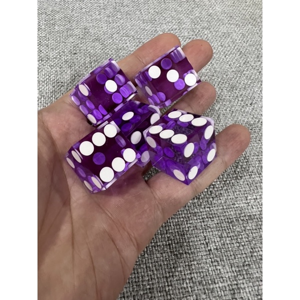 Set xí ngầu dice 19mm trong suốt siêu đẹp được sử dụng ở các casino poker , vuông cạnh nhọn , chơi Dice Stacking siêu dễ
