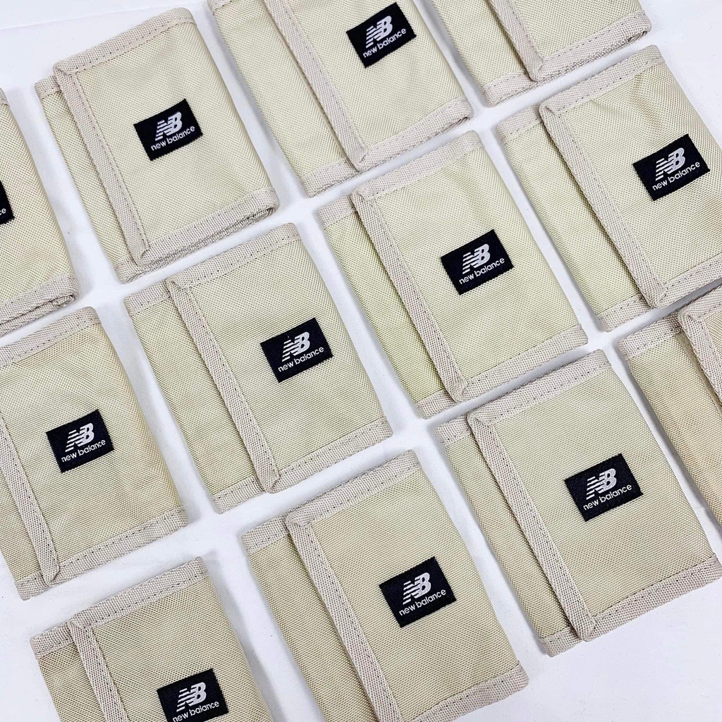 Onion.A - Ví đựng thẻ New Balance màu be