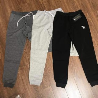 Combo 2 quần jogger và 1 bộ das