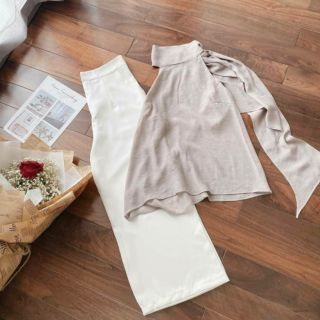 Set yếm cột nơ quần suông trắng
