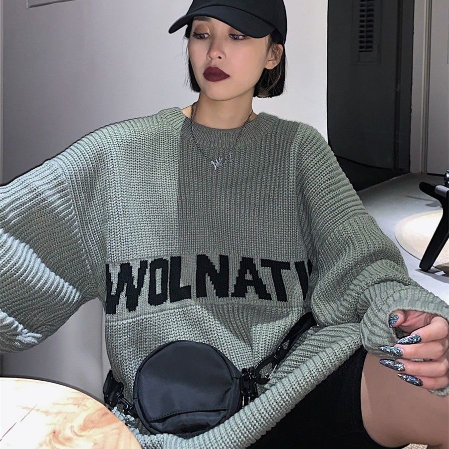 Áo sweater dệt kim dáng rộng cổ tròn in họa tiết chữ cái năng động dễ phối đồ dành cho nữ