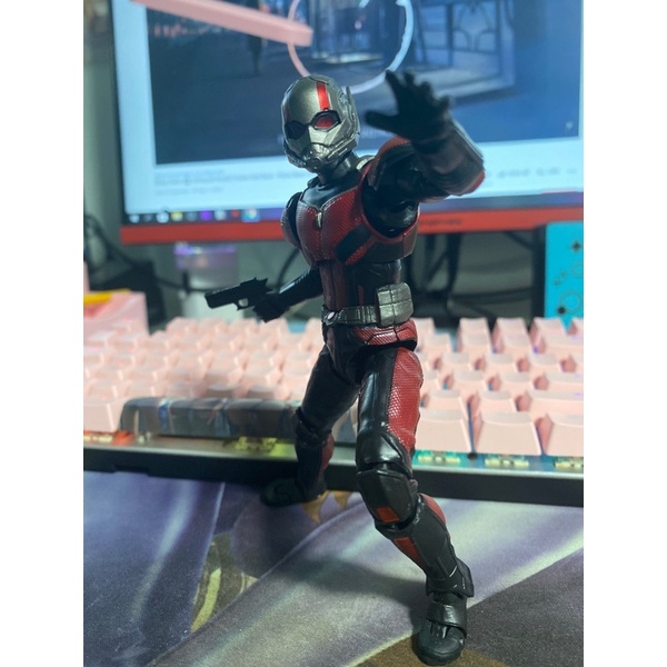 Mô hình Action figure Antman trong Ant man &amp; End game