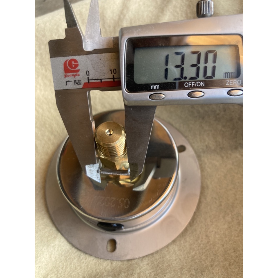 Đồng hồ đo áp suất inox chân sau mặt 63