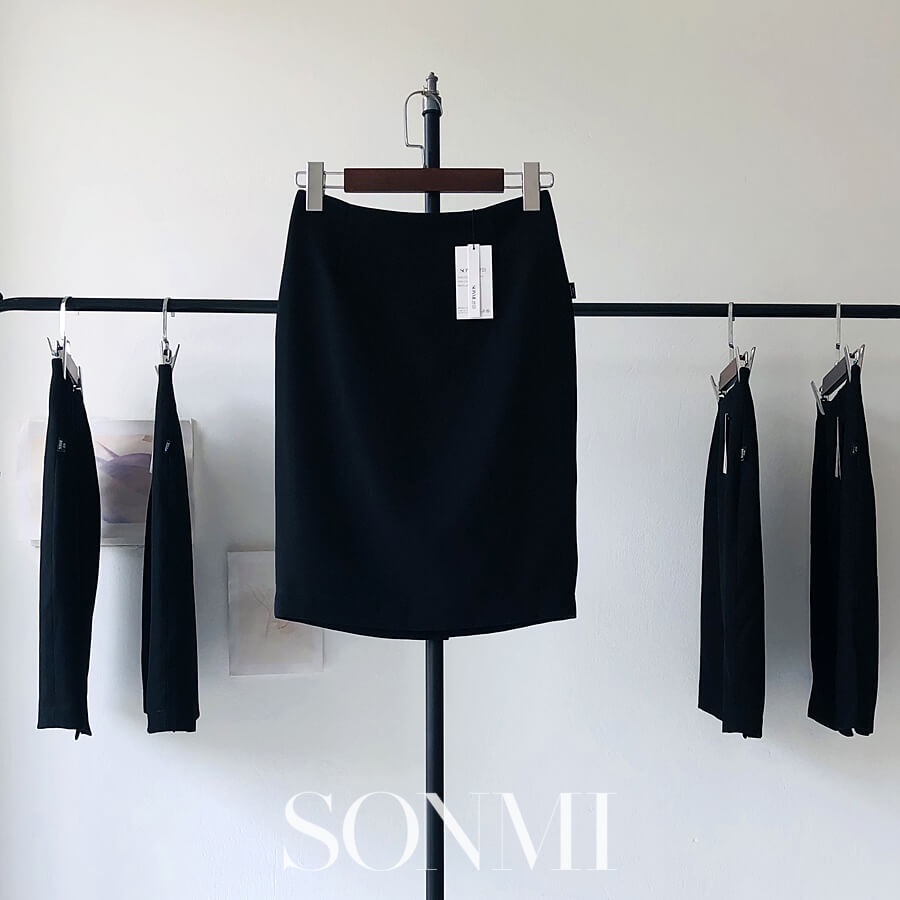 Chân Váy Công Sở SONMI Hàn Quốc Cao Cấp Màu Đen Dáng Suông Xẻ Tà Sau 2 Lớp Co Giãn 2 Chiều JULIE CATHIE