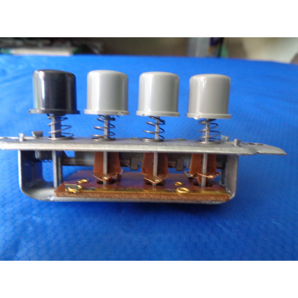 Công tắc quạt bàn 4 nút nhấn tròn