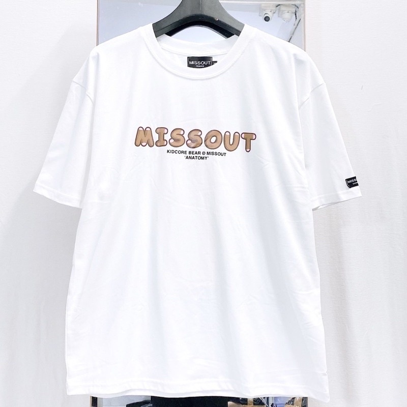 Áo Thun Tay Lỡ Unisex MISSOUT GẤU màu ĐEN/TRẮNG 🧸 FREESHIP 🧸 Form Nam Nữ Unisex - Kiểu áo phông cổ tròn form rộng