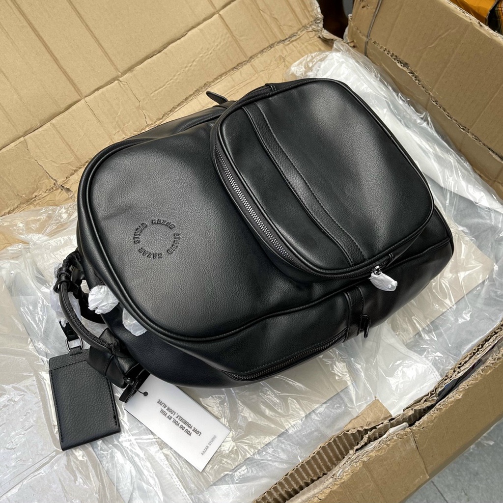 Ba lô nam Kazar Studio da mịn đẹp cao cấp dập full logo màu đen size 38