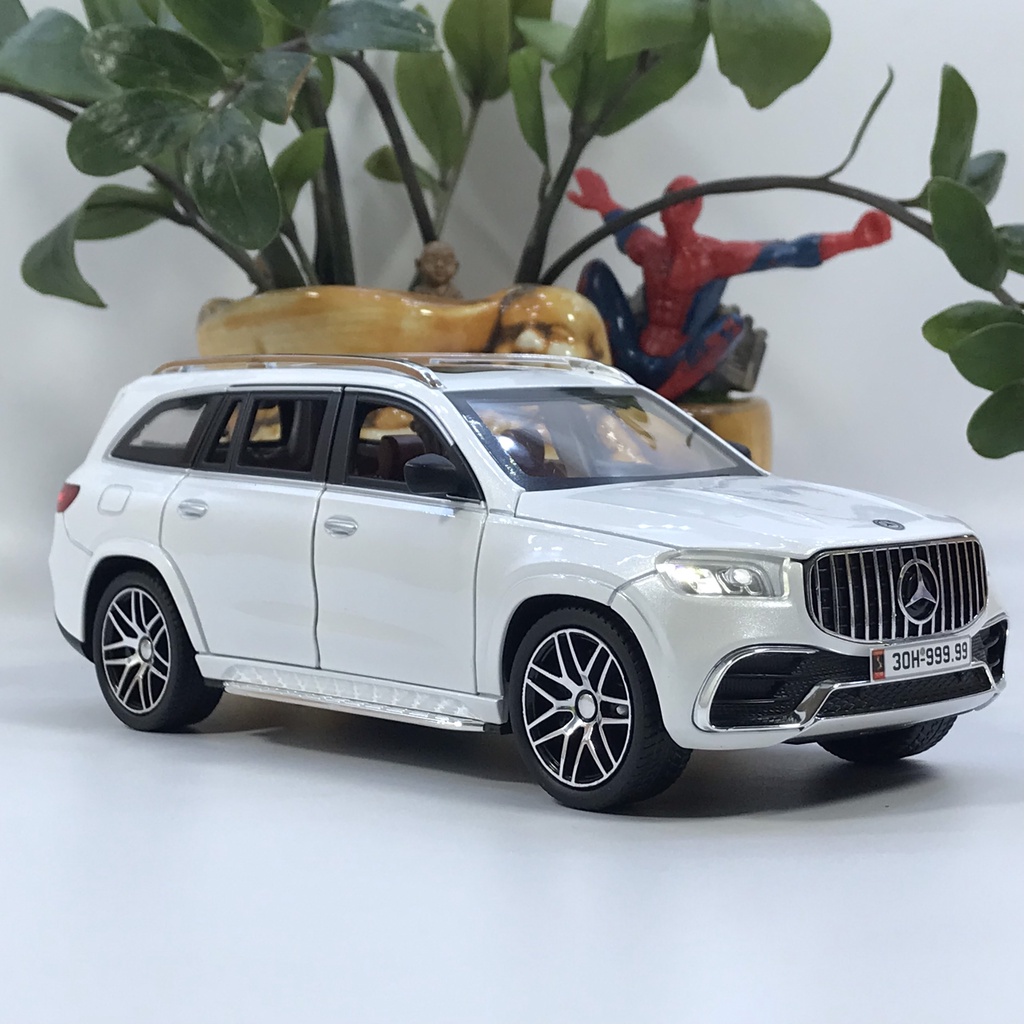 Mô hình xe ô tô Mercedes Benz GLS 63 tỷ lệ 1:24
