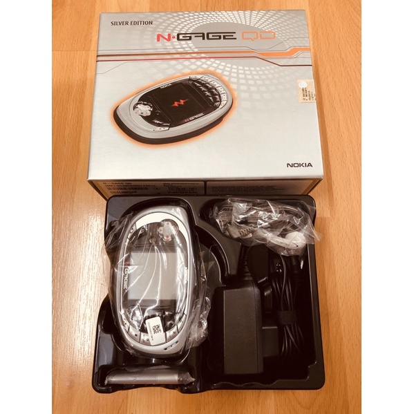 Nokia N-gage QD silver edition