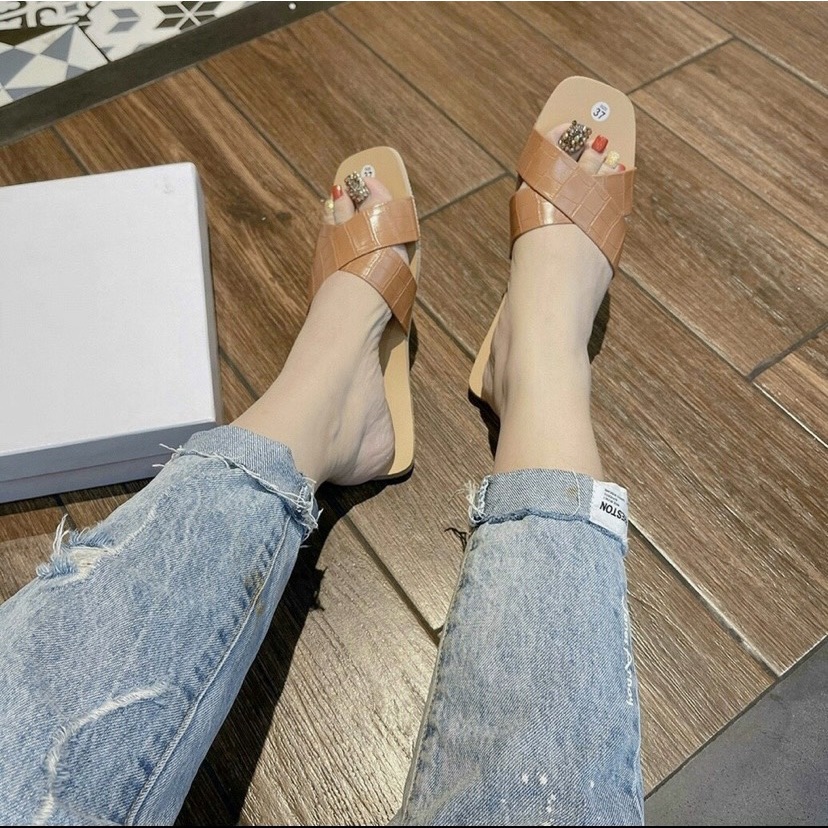 Dép nữ bản quai chéo thời trang năng động cho mọi lứa tuổi, dép kiểu nữ đế xẹp