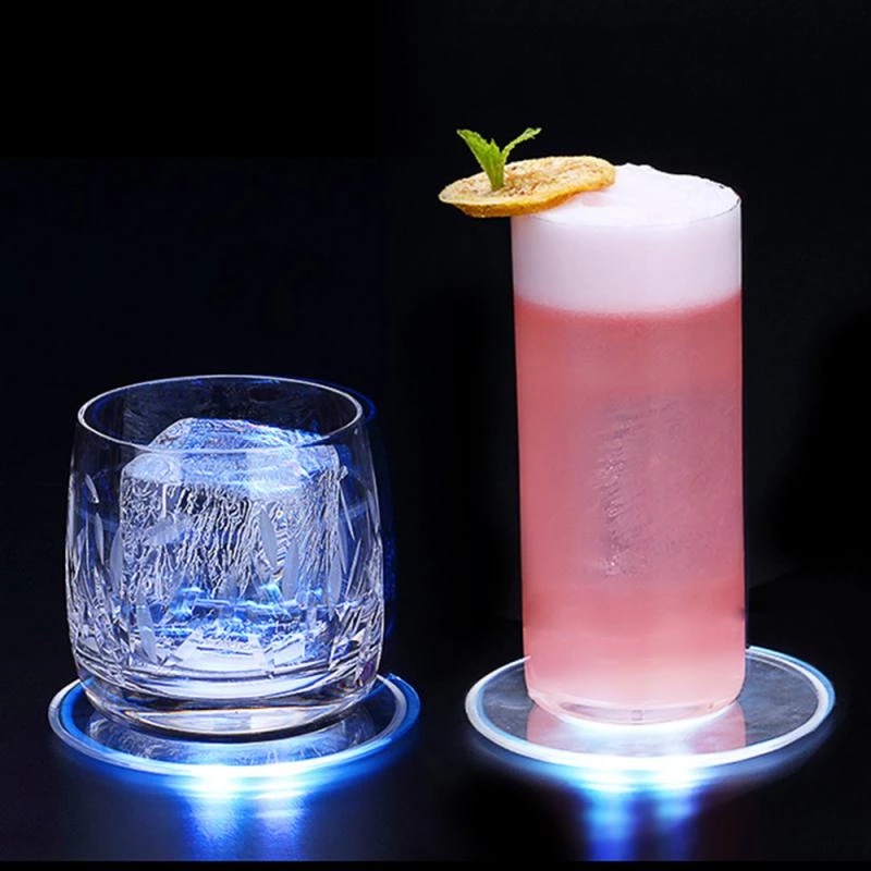 1 đế lót ly cocktail bằng acrylic trong suốt siêu mỏng có đèn led phát sáng 7 màu sáng tạo