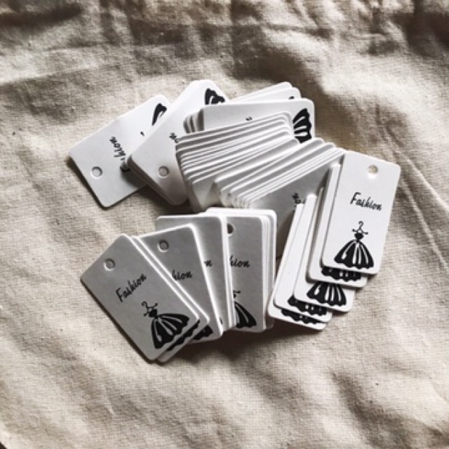 Nhãn mác giấy 2.5 x 4cm -khoảng 100 cái - Có sẵn