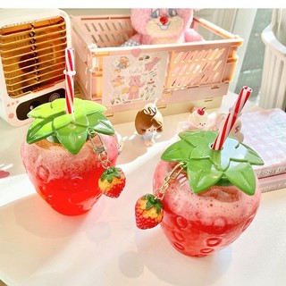 Bình Đựng Nước Hình Qủa Dâu Tây Kèm Ống Hút Và Móc Khóa cute (Shop ban buôn)
