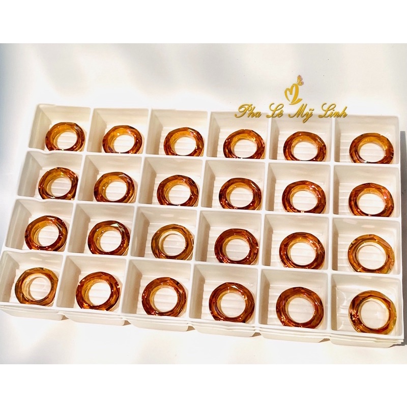 Mặt dây pha lê Swarovski vuông và tròn rỗng 14mm