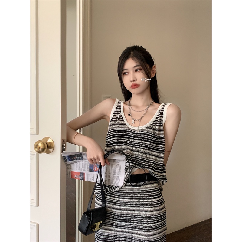 QADCOL  Set Áo Thun Ngắn Tay Sọc Ngang + Chân Váy Ôm Thời Trang Dành Cho Nữ