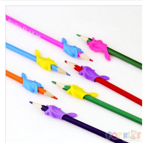 Dụng cụ tập viết cho bé hình cá heo đáng yêu