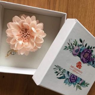 Hộp đựng hoa cài áo