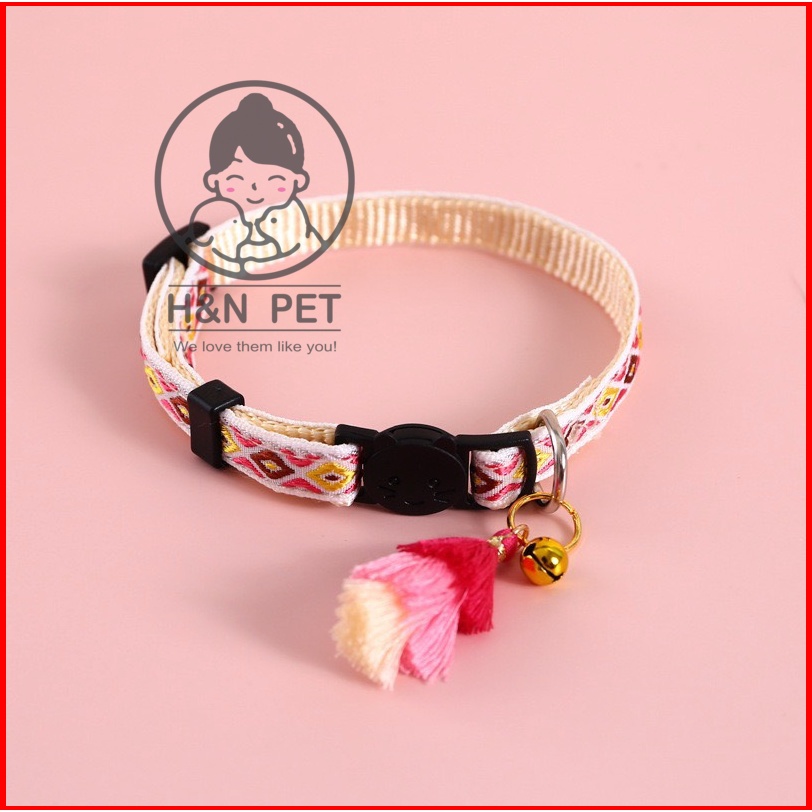 [NEW] Vòng cổ thêu họa tiết thổ cẩm gắn lục lạc - tua màu H&amp;N PET