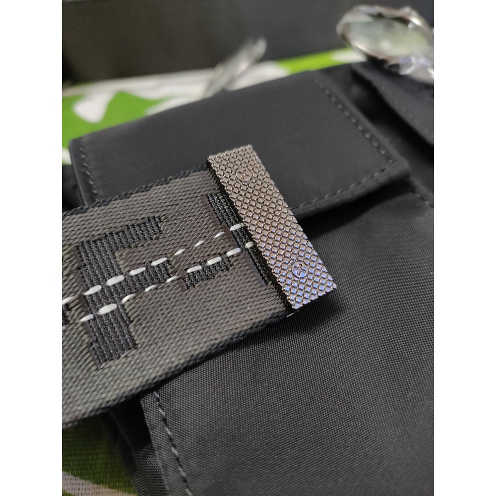 Túi đeo chéo Off White black shell belt bag ss20