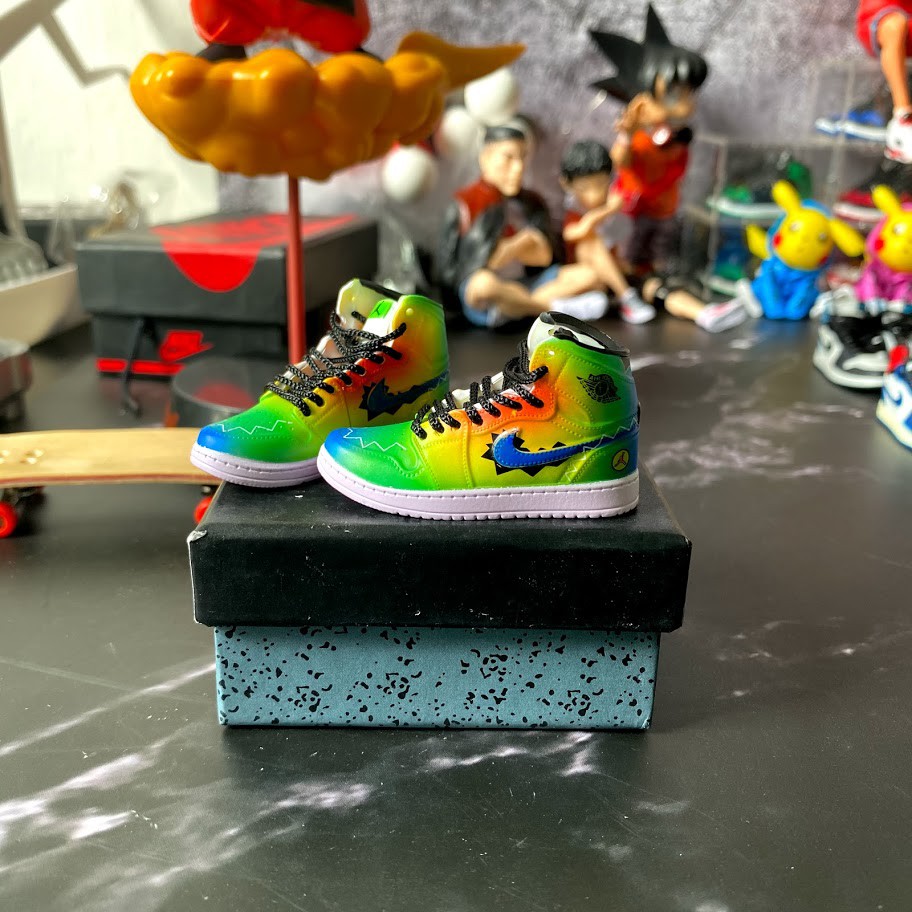Móc Khóa Giày Jordan 1 J Balvin - Mô Hình Giày Sneaker Mini