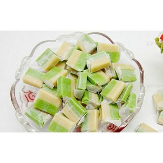 1 hộp kẹo dừa ngon(khảng 40 viên)