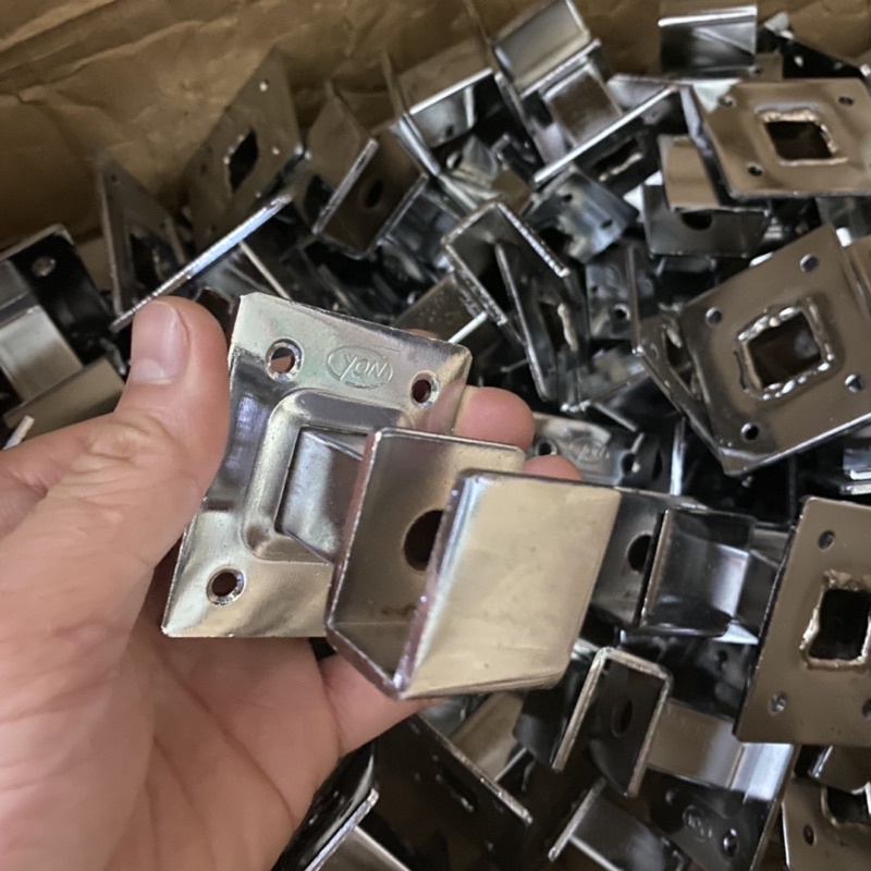 Cốc đỡ thanh treo quần áo ⚡ GIÁ SỐC ⚡ Cốc đỡ thanh inox vuông bắn tường chắc chắn