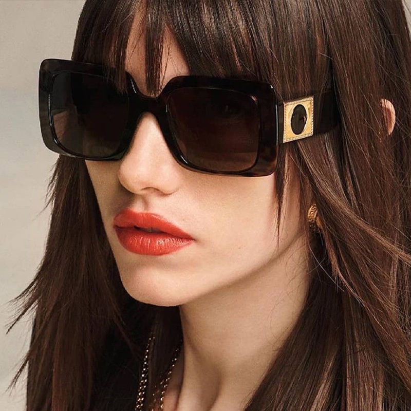 Kính mát gọng vuông lớn chống tia UV độc đáo thời trang