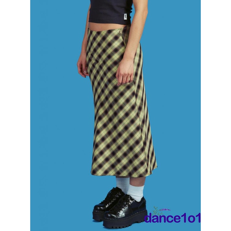 Chân váy dài lưng cao họa tiết kẻ sọc phong cách thời trang cho nữ
